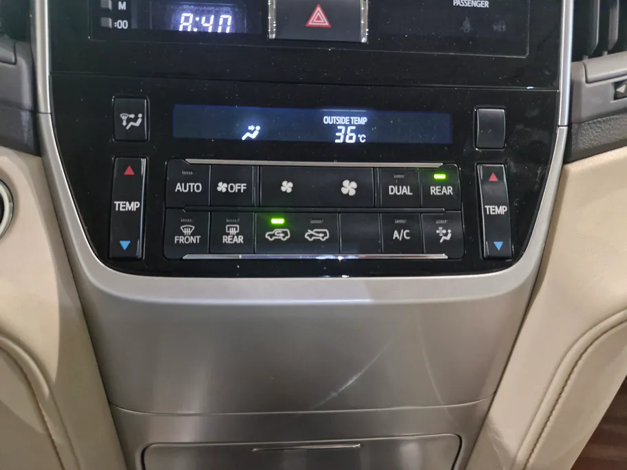 2019 Toyota Land Cruiser Grand Touring 