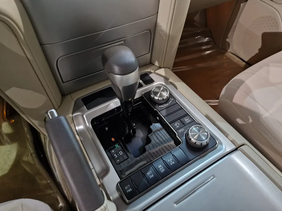 2019 Toyota Land Cruiser Grand Touring 