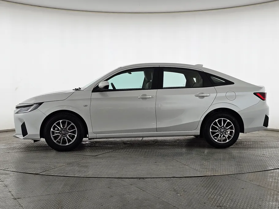2023 Toyota Yaris  Y 