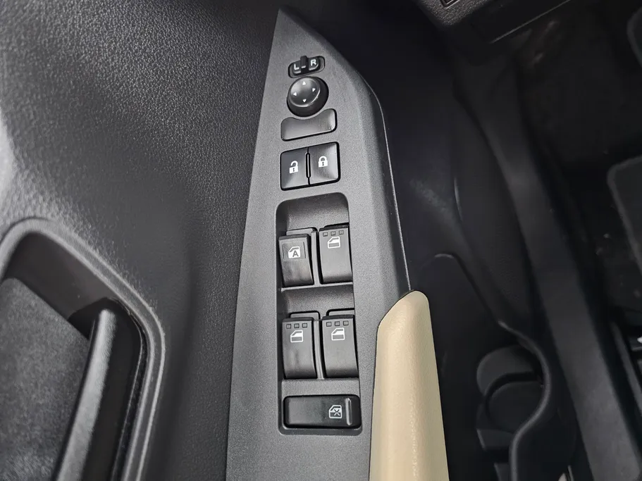 2023 Toyota Yaris  Y 