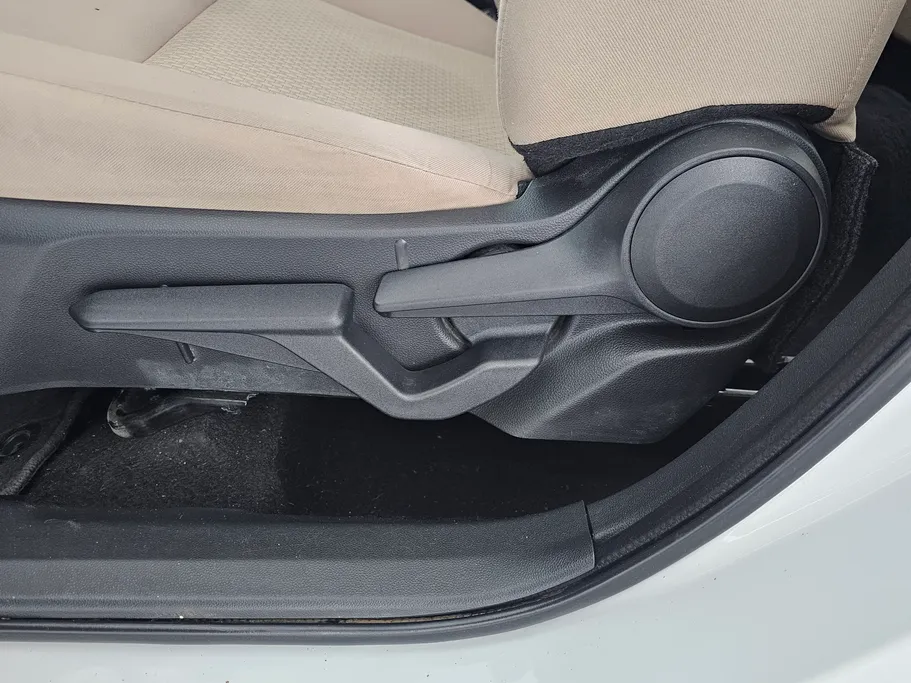 2023 Toyota Yaris  Y 