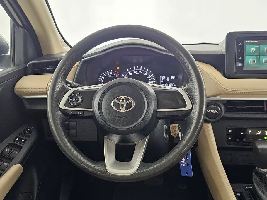 2023 Toyota Yaris  Y 