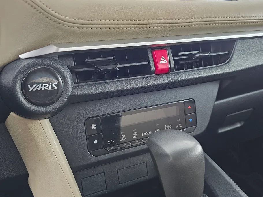 2023 Toyota Yaris  Y 