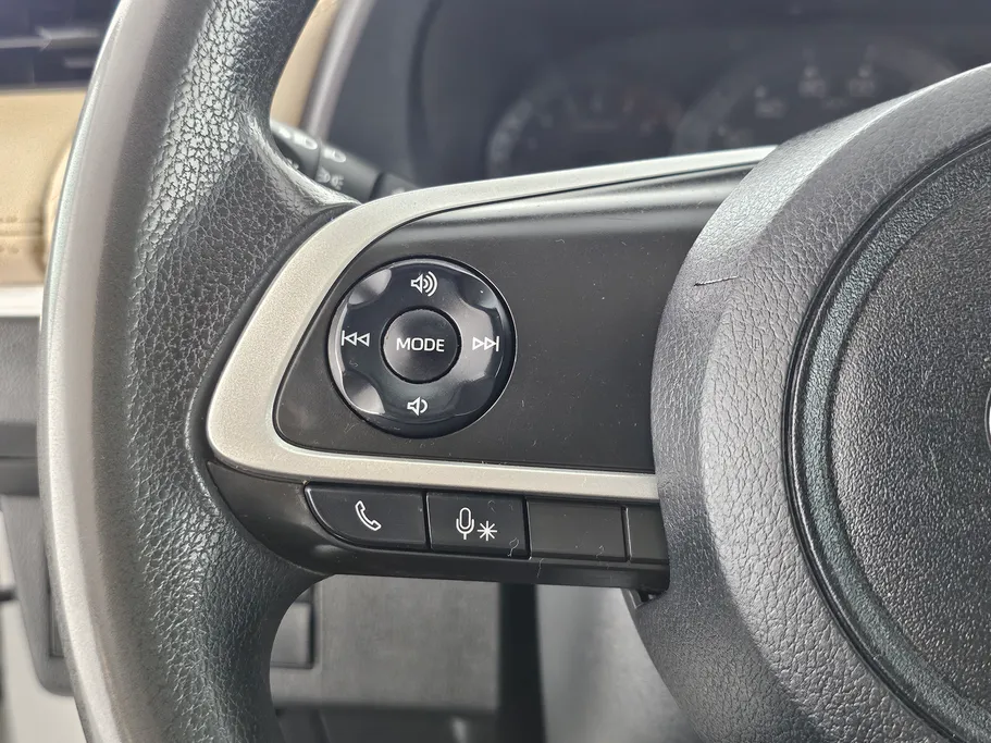 2023 Toyota Yaris  Y 