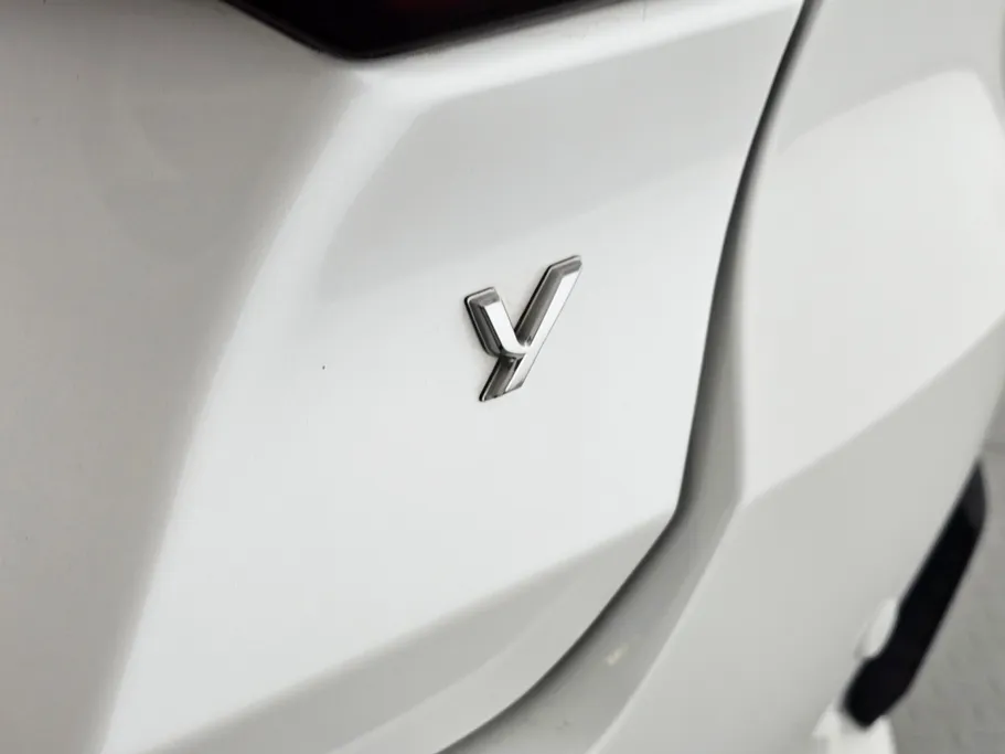 2023 Toyota Yaris  Y 