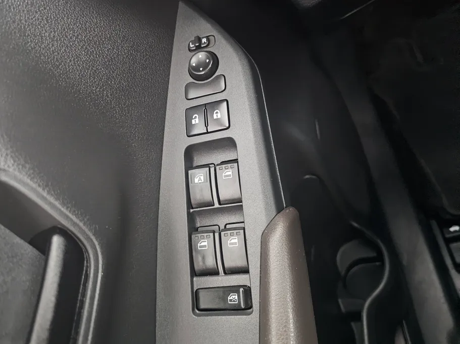 2023 Toyota Yaris  Y 