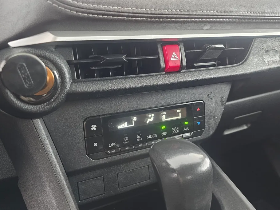 2023 Toyota Yaris  Y 