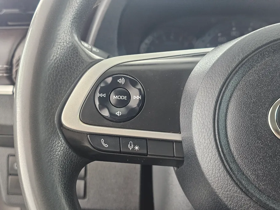 2023 Toyota Yaris  Y 