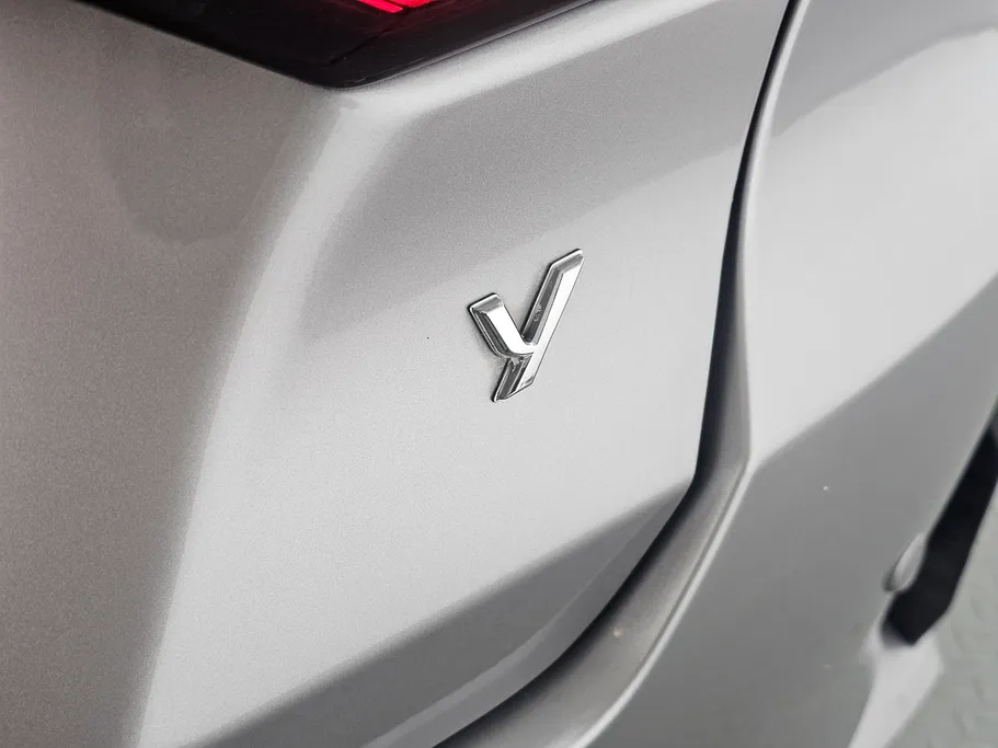 2023 Toyota Yaris  Y 