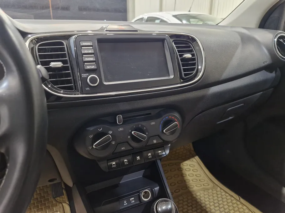 2022 Kia Pegas LX 