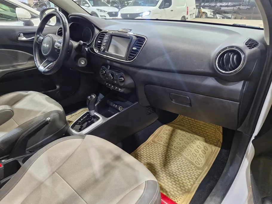 2022 Kia Pegas LX 
