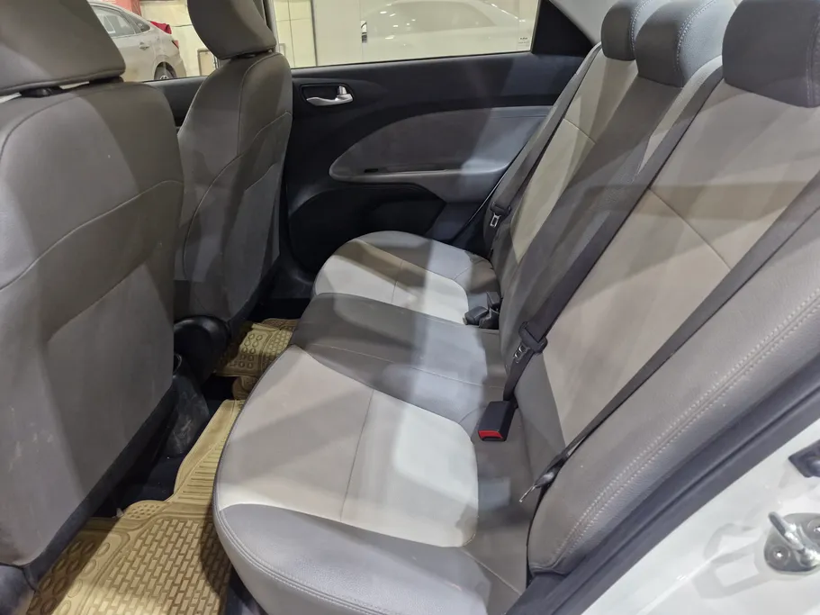 2022 Kia Pegas LX 