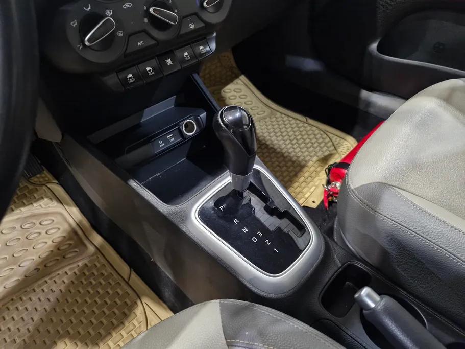 2022 Kia Pegas LX 