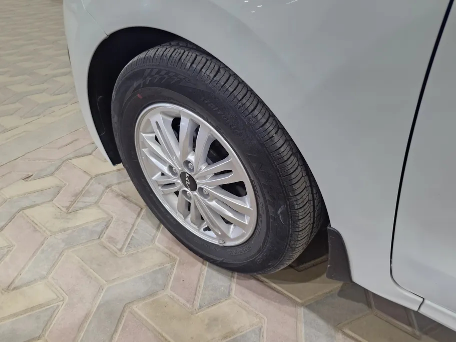 2022 Kia Pegas LX 
