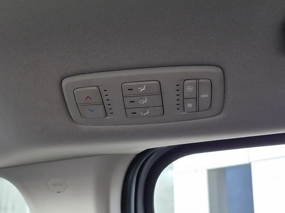2023 Kia Carnival GL 