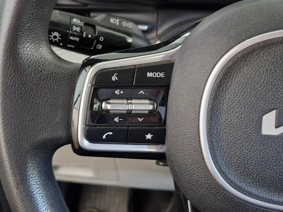 2023 Kia Carnival GL 