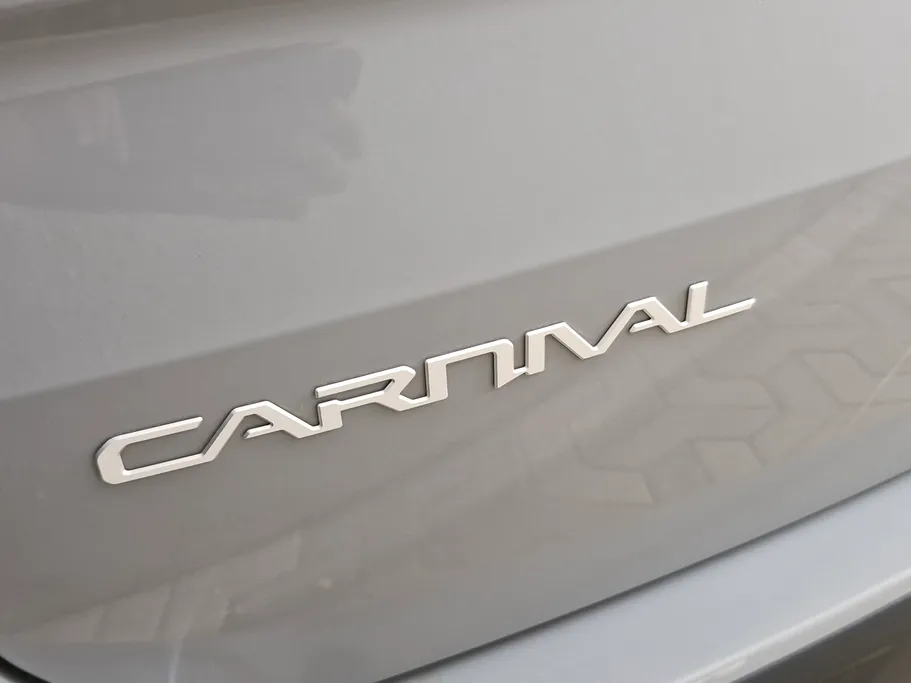 2023 Kia Carnival GL 