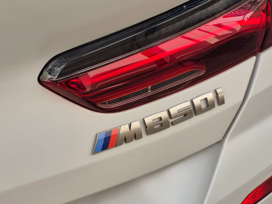 بي ام دبليو الفئة الثامنة M850i xDrive 2022 