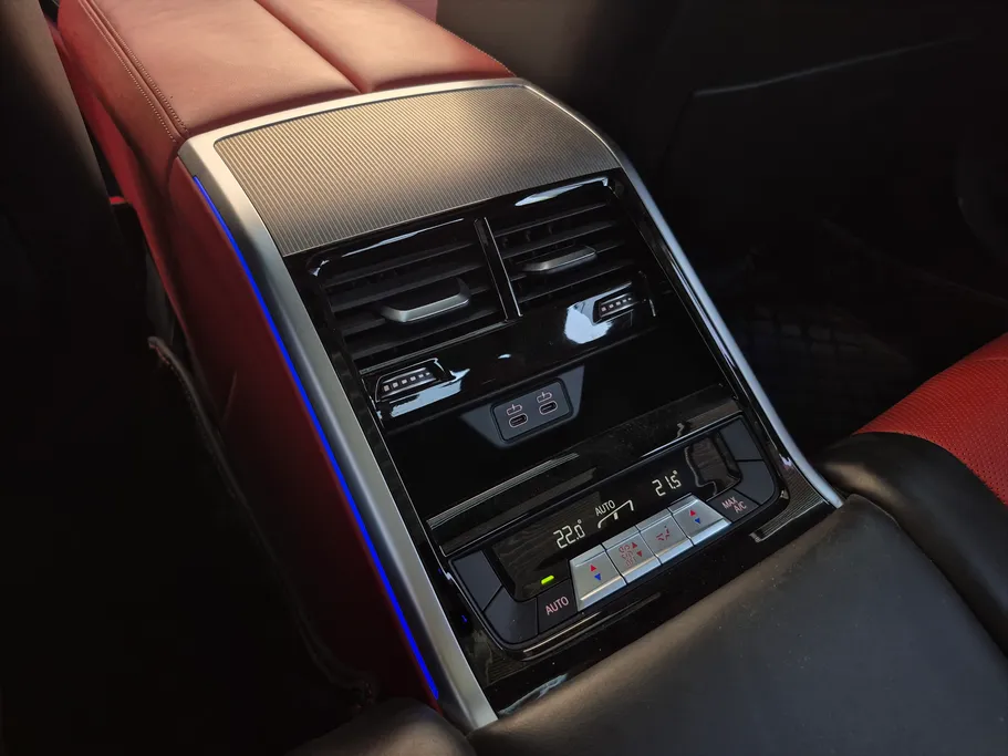 بي ام دبليو الفئة الثامنة M850i xDrive 2022 