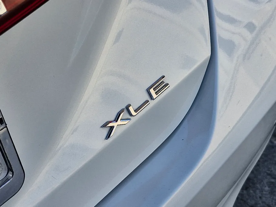 تويوتا افالون XLE 2022 