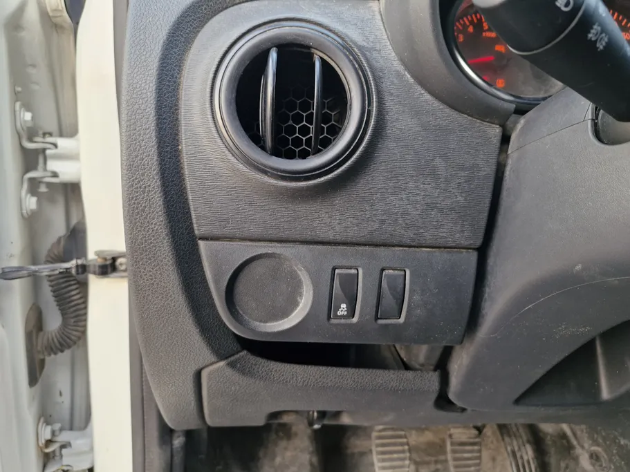 2021 Renault Docker Van بضاعة 
