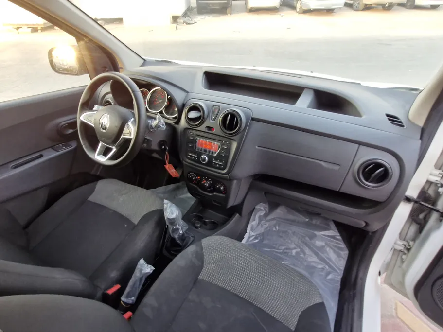 2021 Renault Docker Van بضاعة 