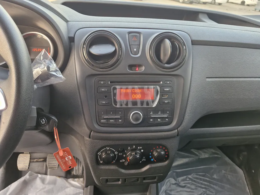 2021 Renault Docker Van بضاعة 