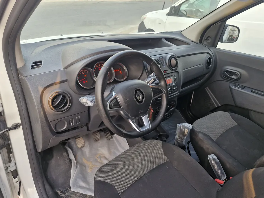 2021 Renault Docker Van بضاعة 