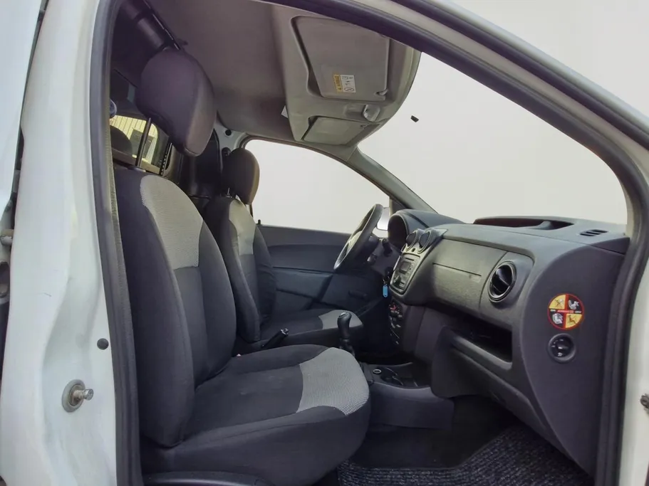 2020 Renault Docker Van بضاعة 