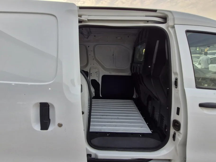 2021 Renault Docker Van بضاعة 