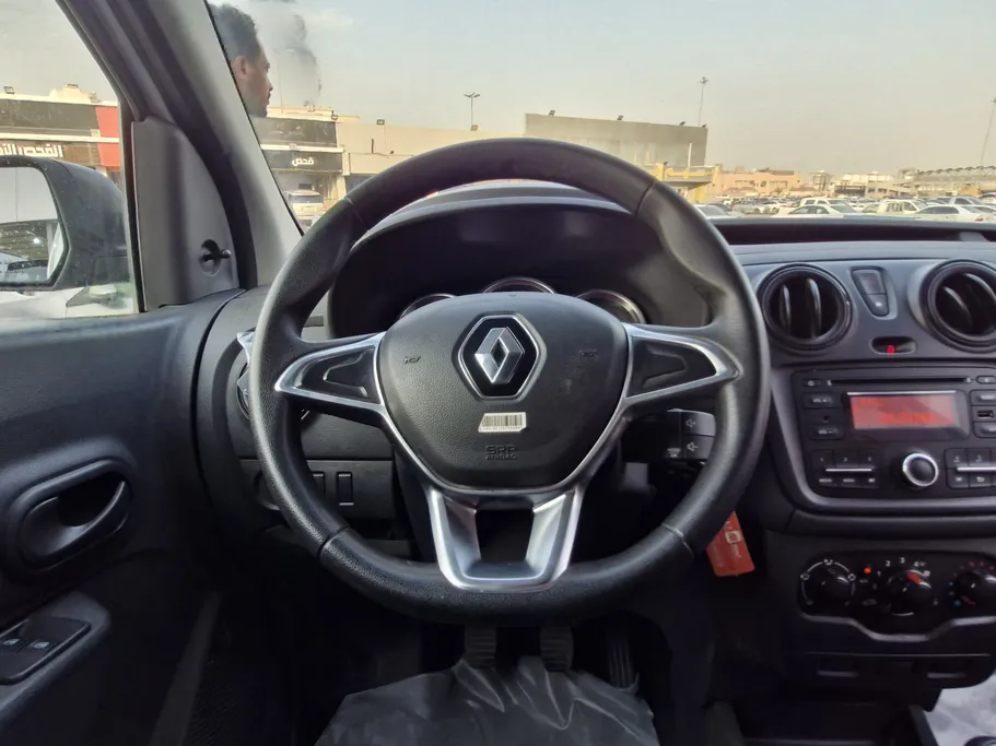 2021 Renault Docker Van بضاعة 