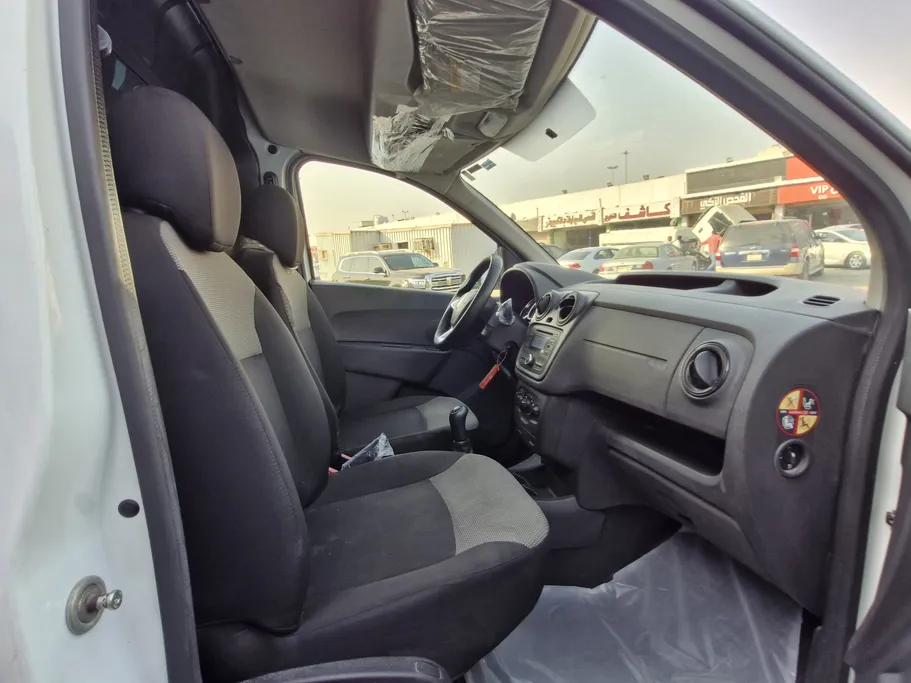 2021 Renault Docker Van بضاعة 
