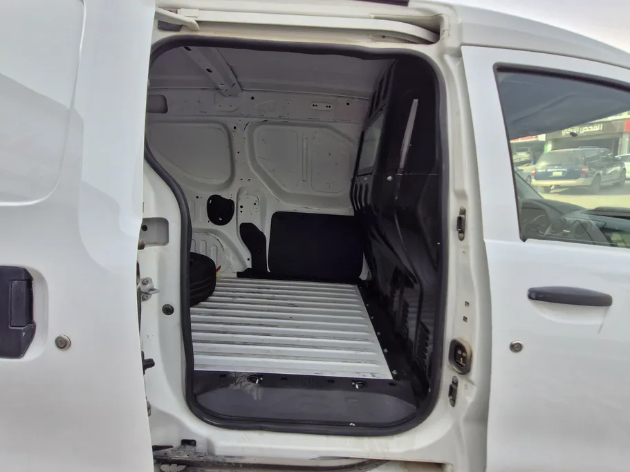 2020 Renault Docker Van بضاعة 