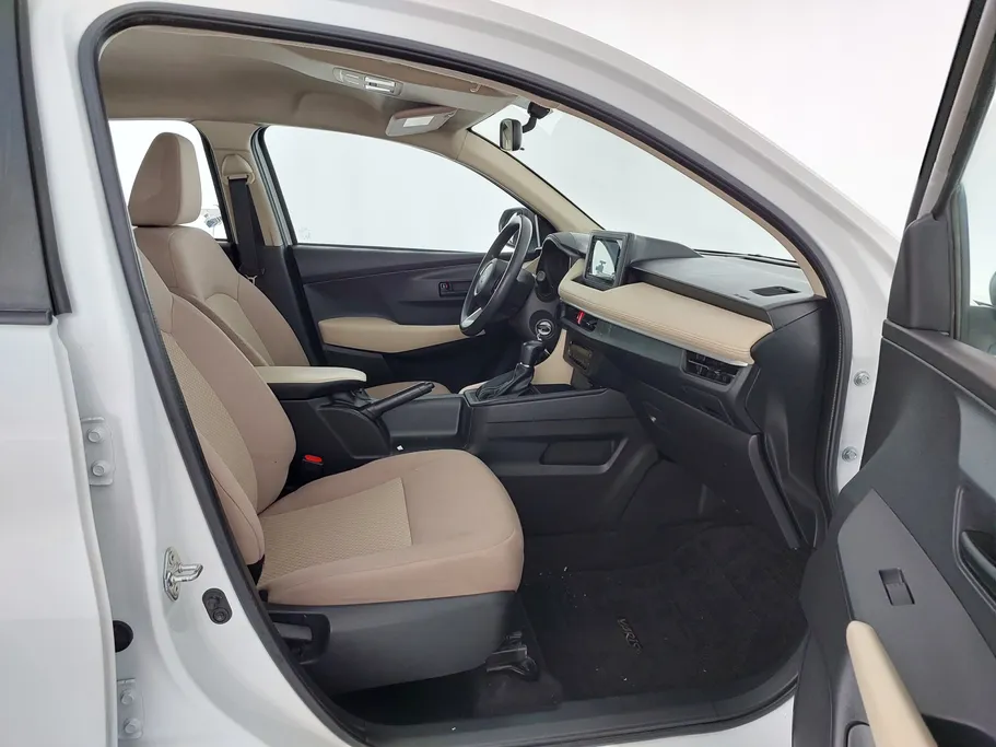 2023 Toyota Yaris  Y 