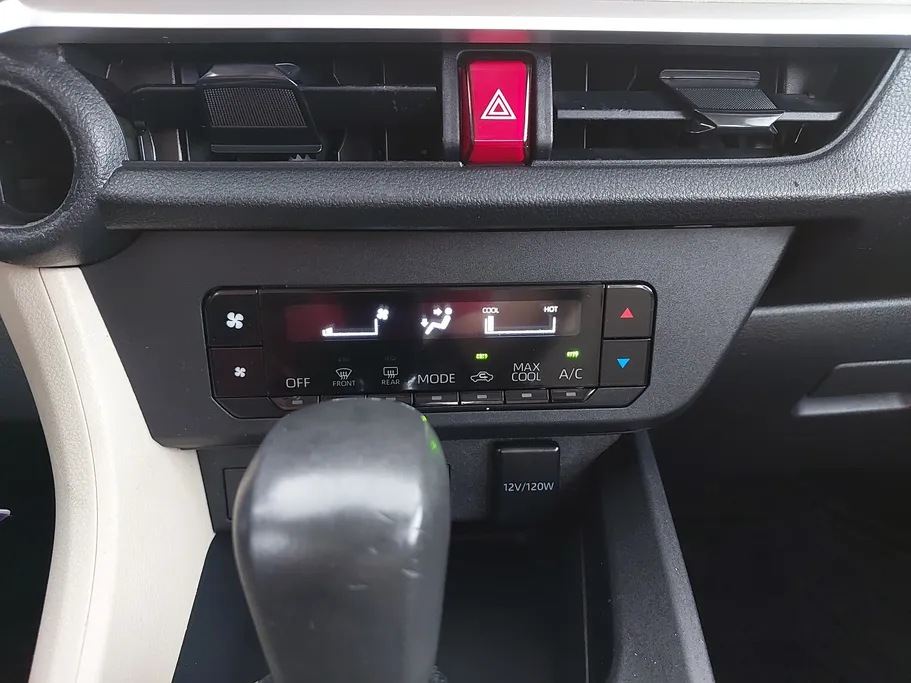 2023 Toyota Yaris  Y 