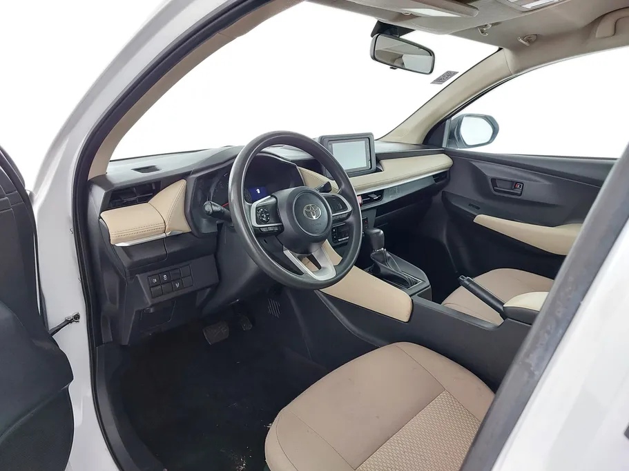 2023 Toyota Yaris  Y 