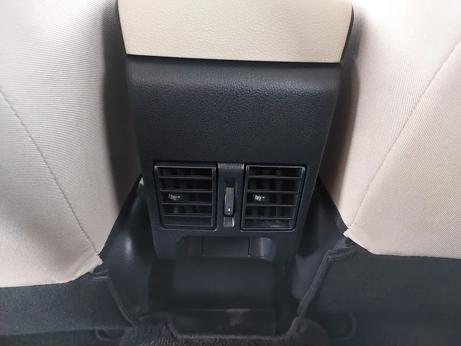 2023 Toyota Yaris  Y 