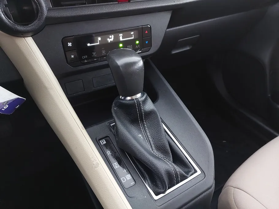 2023 Toyota Yaris  Y 