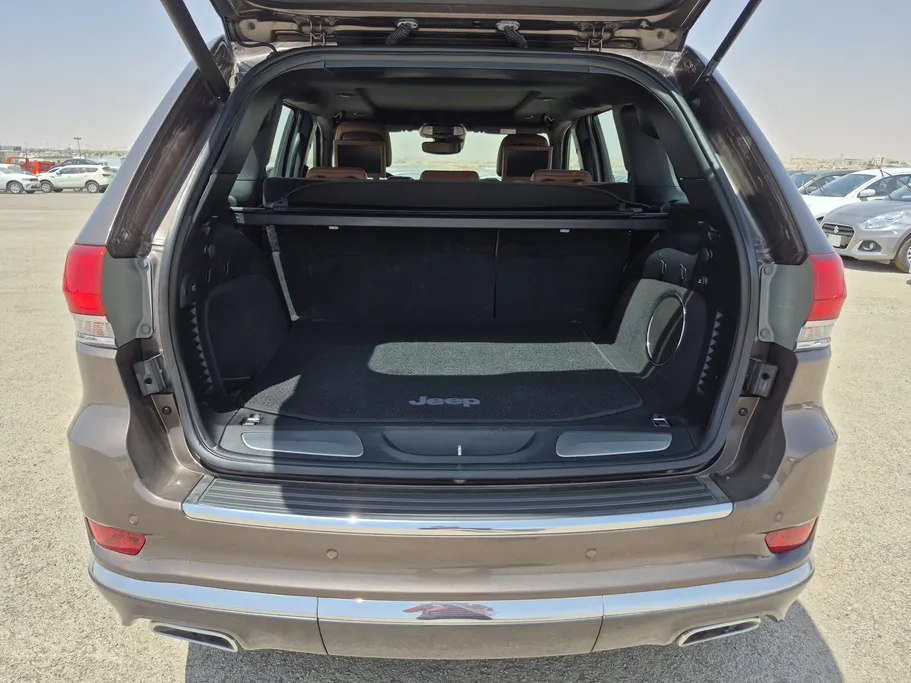 2020 Jeep Grand Cherokee ساميت 