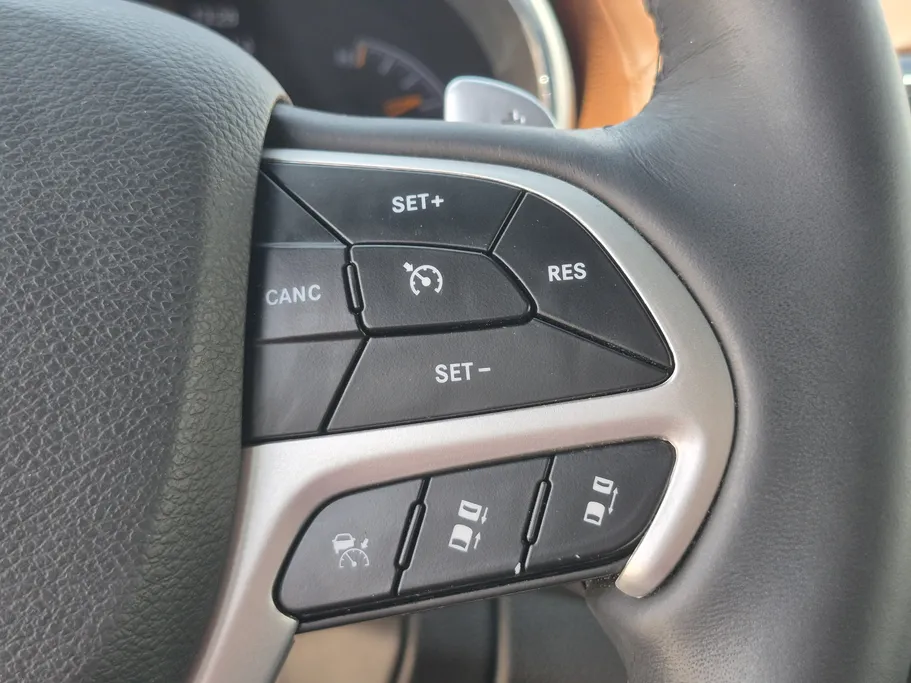 2020 Jeep Grand Cherokee ساميت 