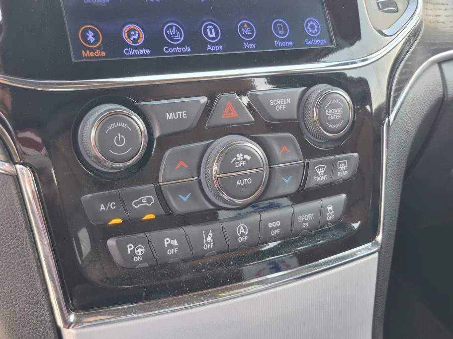 2020 Jeep Grand Cherokee ساميت 