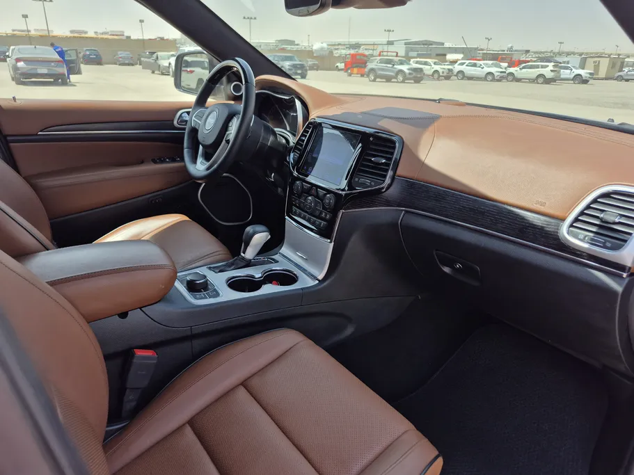 2020 Jeep Grand Cherokee ساميت 