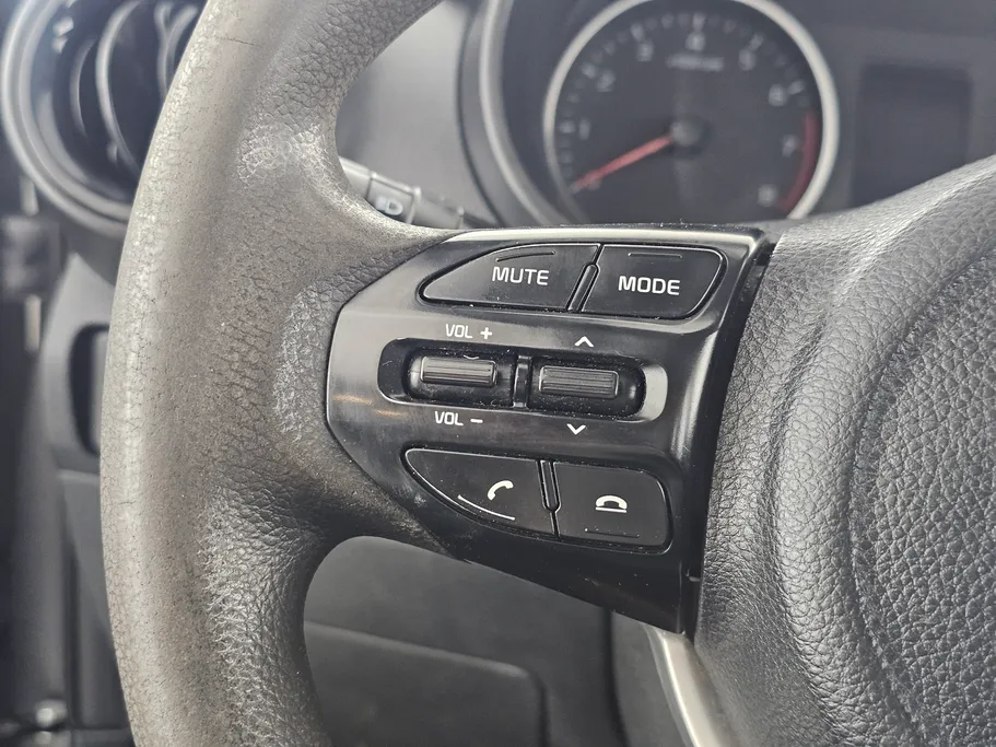 2023 Kia Pegas LX 