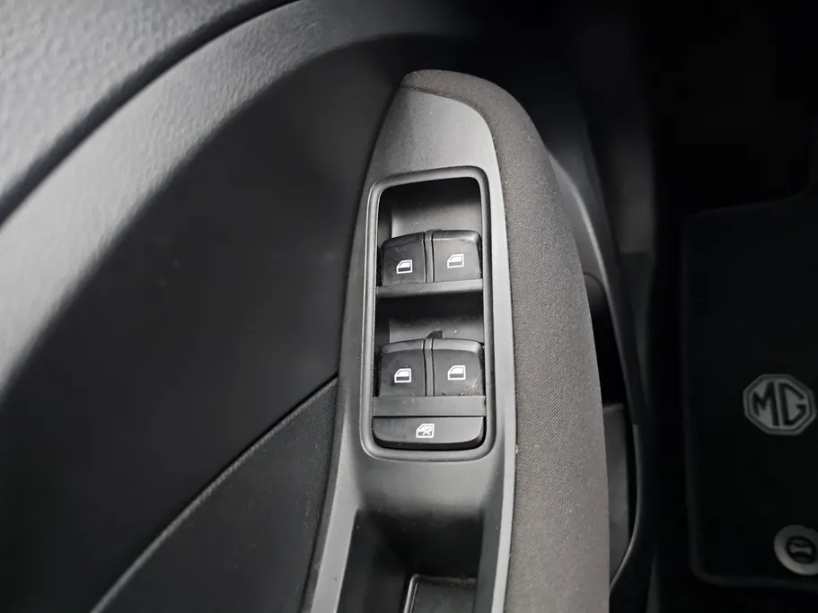 2023 MG ZS STD 