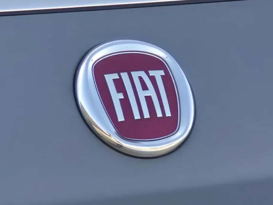 2024 Fiat 500 كشف 