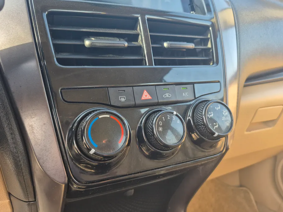 2022 Toyota Yaris  Y 
