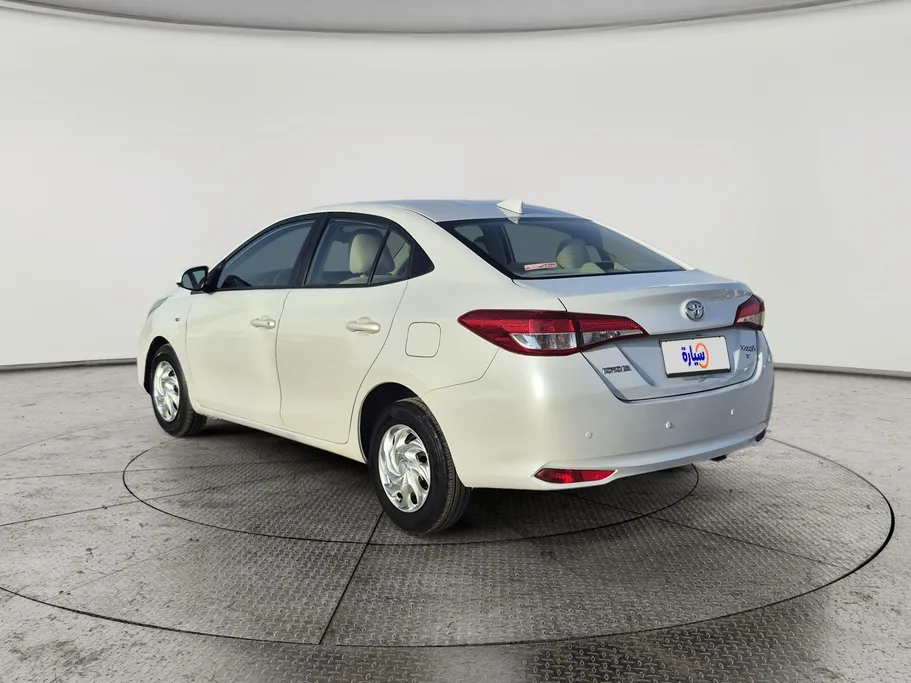 2022 Toyota Yaris  Y 