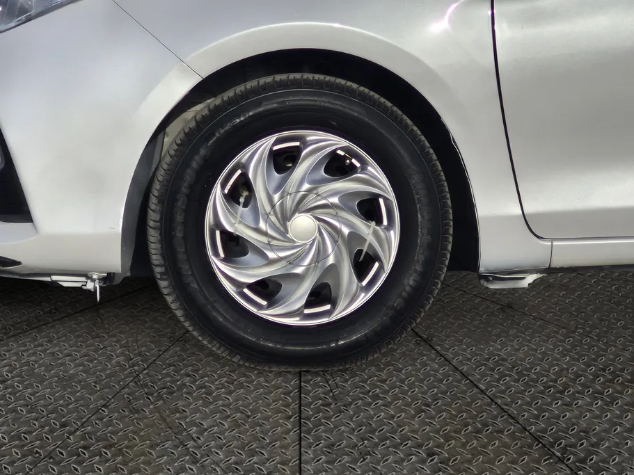 2022 Toyota Yaris  Y 