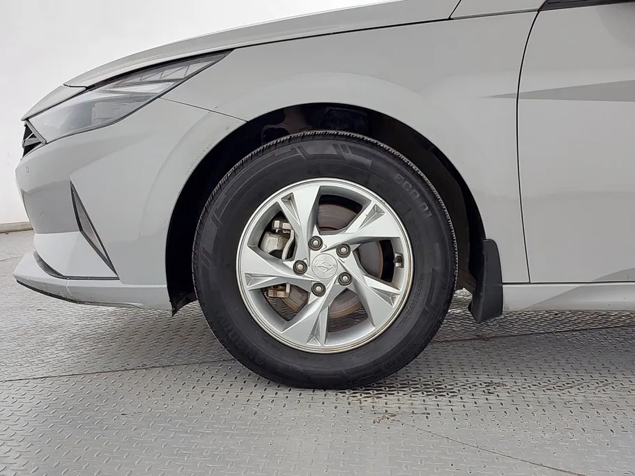 2022 Hyundai Elantra Smart 