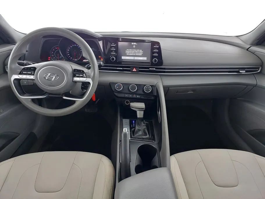 2022 Hyundai Elantra Smart 